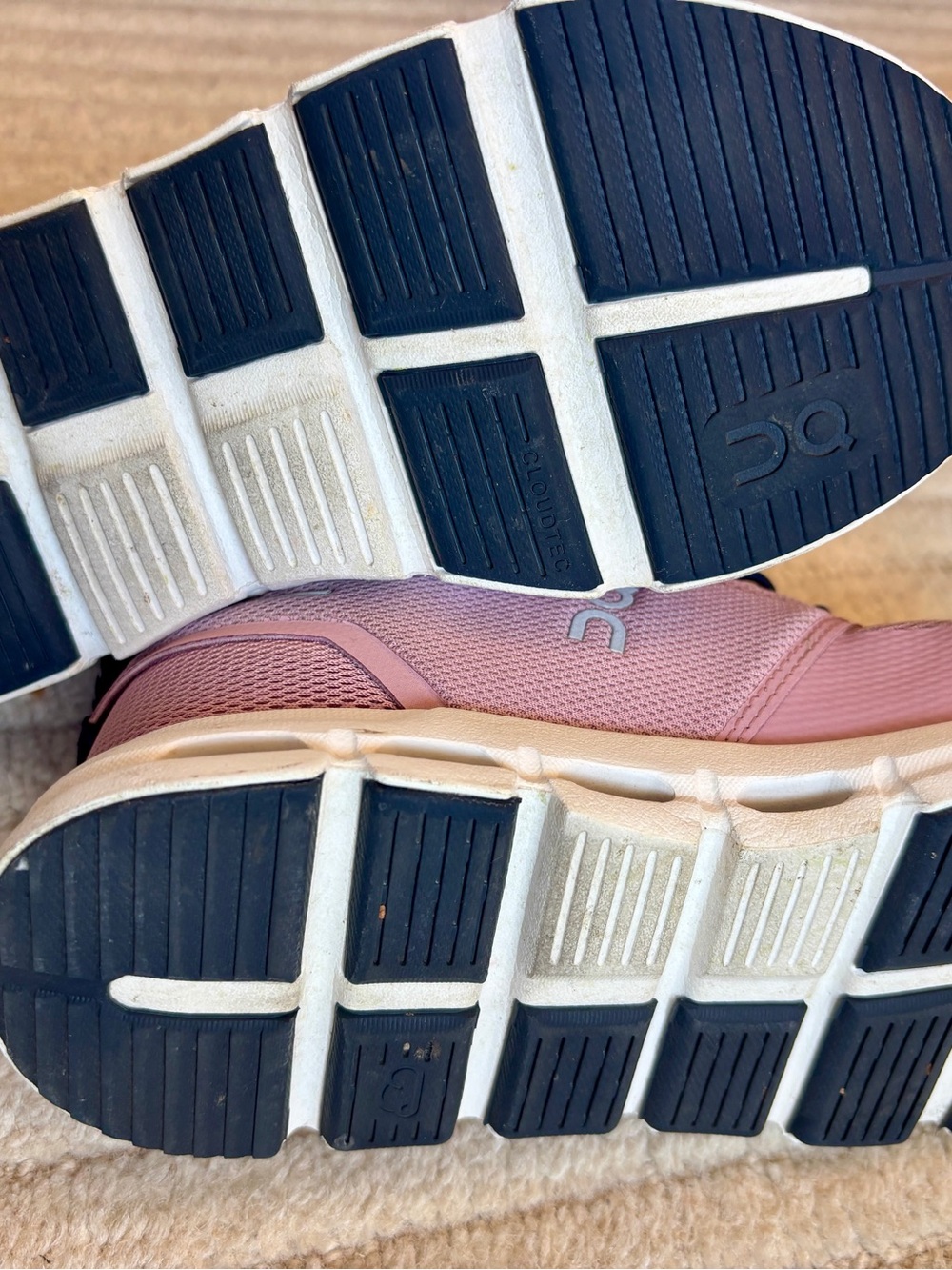 On Running Cloud Play Kids Pink and Navy Lace-Up Velcro Sneakers great condition - Picture 11 of 11